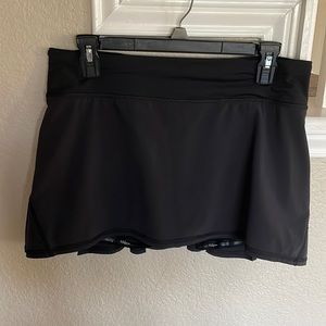 Lululemon mid rise tennis skirt size 8